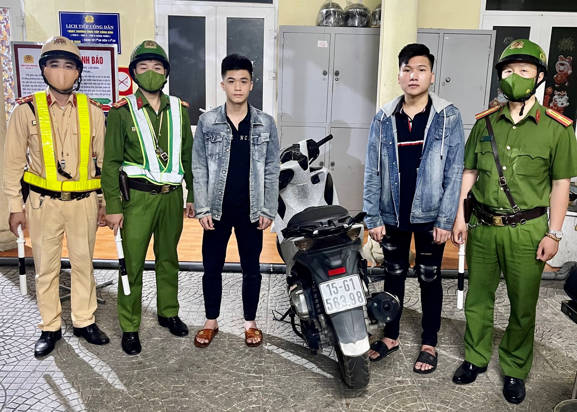 Công an quận Hồng Bàng: Tạm giữ 01 phương tiện của 02 trường hợp khiển mô tô lạng lách, đánh võng